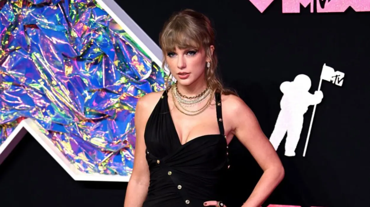 Taylor Swift Buys Back Rights to Her First Six Albums, Reclaims Full